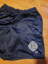 Load image into Gallery viewer, 9" mesh basketball shorts w/ pockets